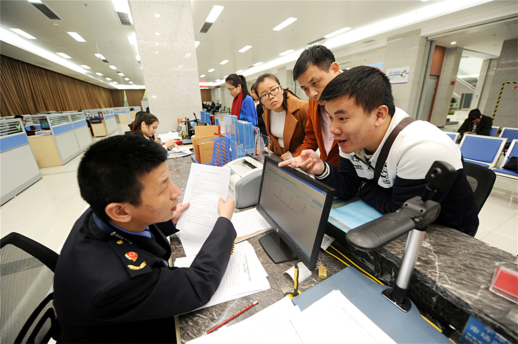 eBay福建跨境电商产业园区在福州市揭牌成立，标志着世界500强企业——eBay正式进军福建。这也是我国首个跨境电商全产业链聚集园区。